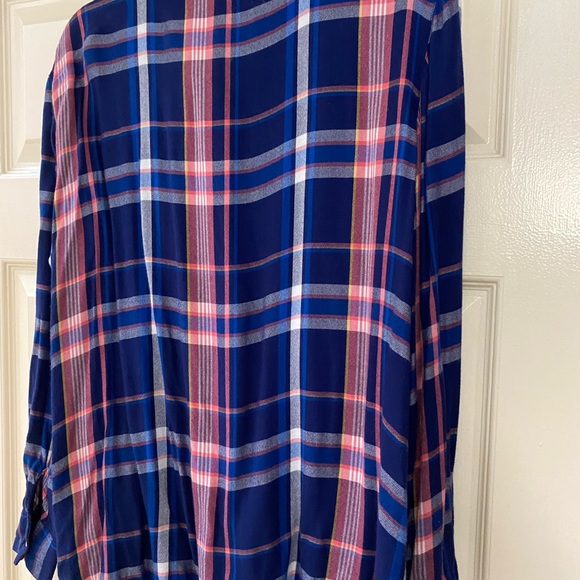 Express Women’s Shirt - Picture 2 of 3